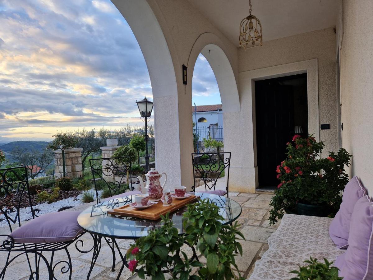 Apartment Cristina With Stunning View Vizinada Exterior photo